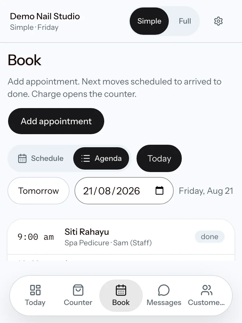 The Kipas Simple desk Book page: the compact appointment agenda with open gaps marked